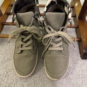 Green High-Top Sneakers with Camo Accents